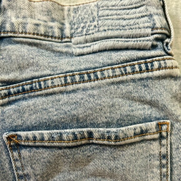 Revice Straight Leg High Rise Raw Hem Cropped Jeans | Light Wash | Size 26 - Picture 5 of 5